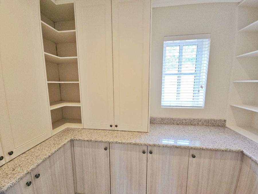 4 Bedroom Property for Sale in Sedgefield Central Western Cape